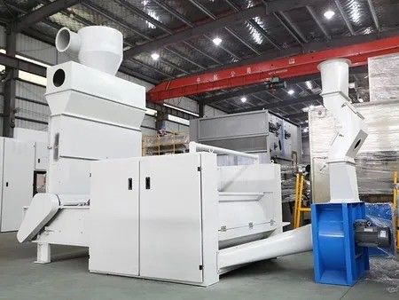 High capacity multi-function fiber pre-opener machine